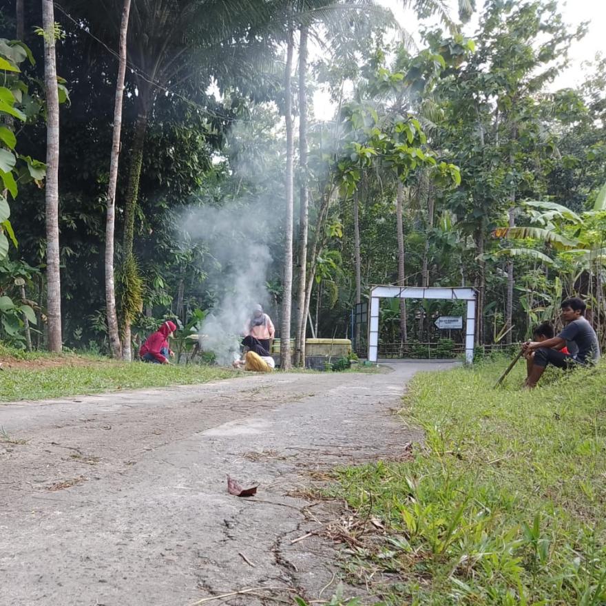 Bersama Bederma #2 : Karang Taruna Anjir Adakan Kerja Bakti